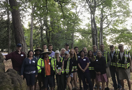 Panoramic picture of 2018 Park Ambassador volunteers in Mount Douglas Park